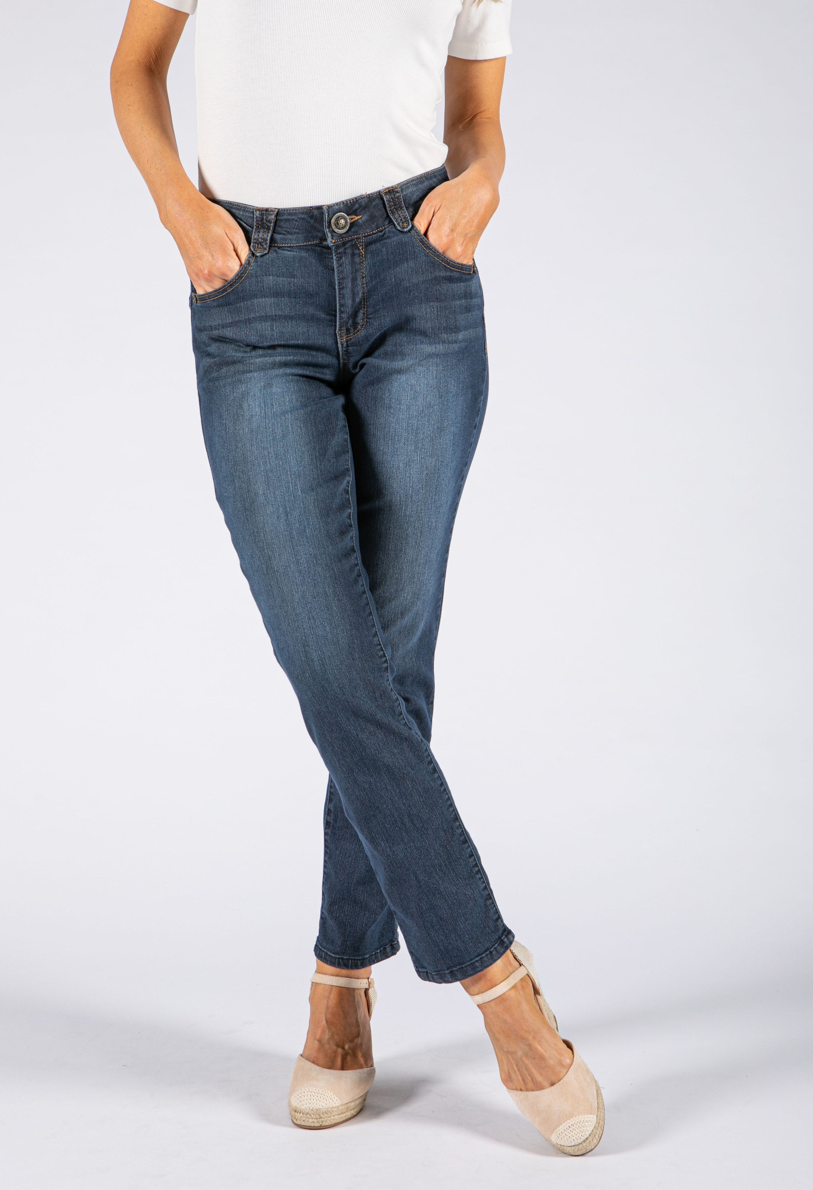 Democracy straight outlet leg jeans