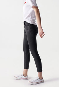 FAITH PUSH IN CROPPED JEANS WITH COATING