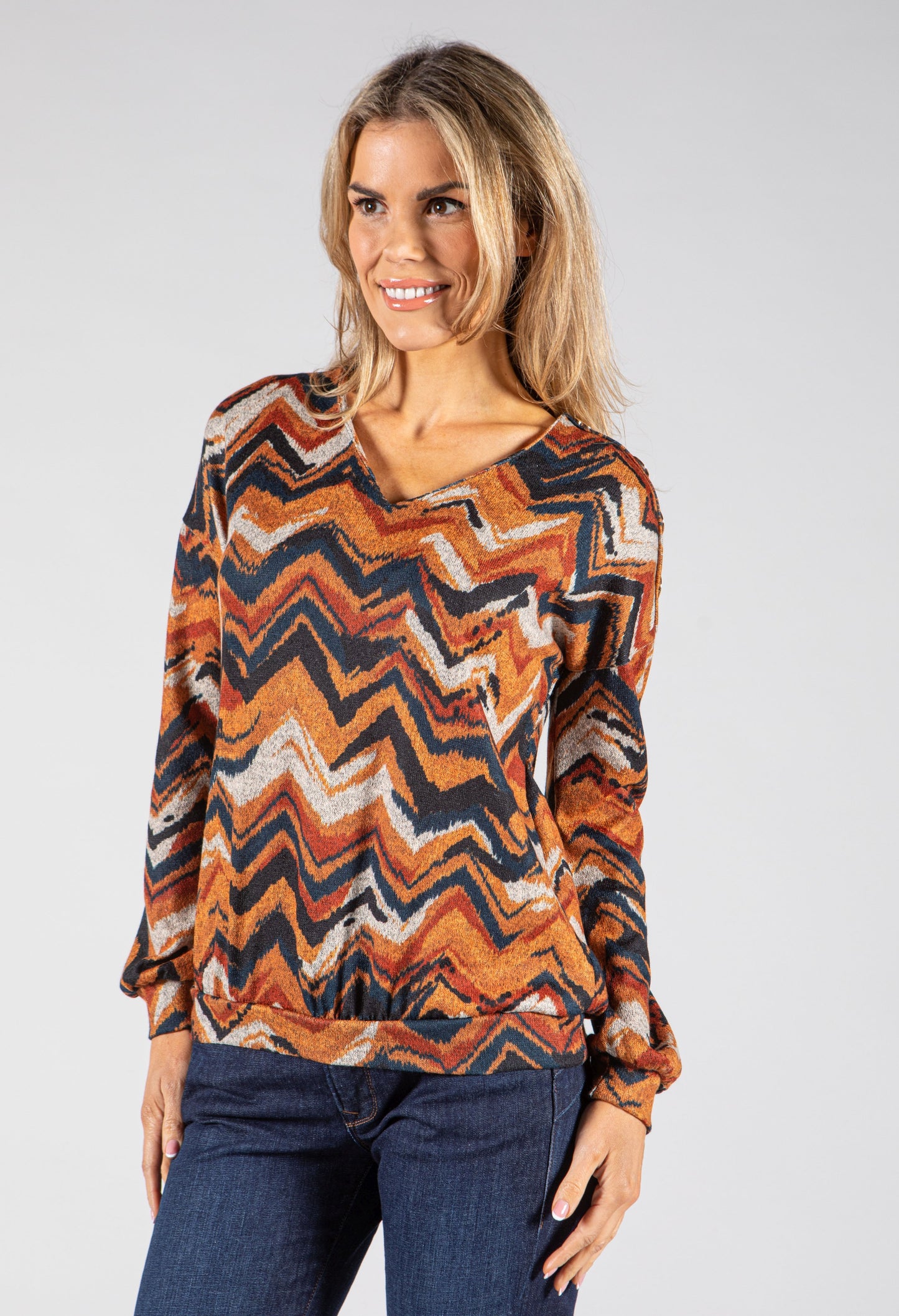 Fine Knit Zigzag Print Pullover