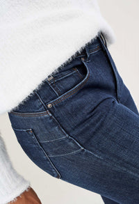 PUSH IN JEANS WITH SLIM LEG SHORT LENGTH