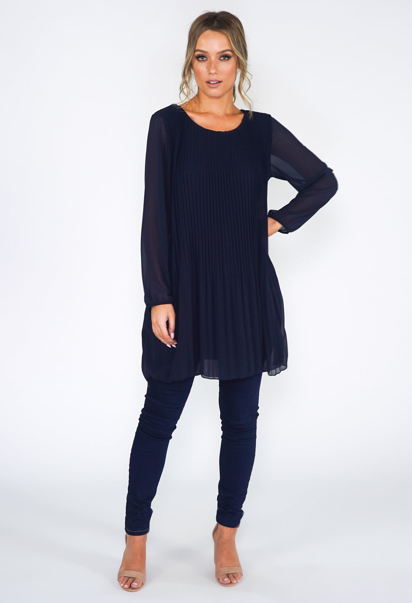 LONG NAVY PLEAT TOP