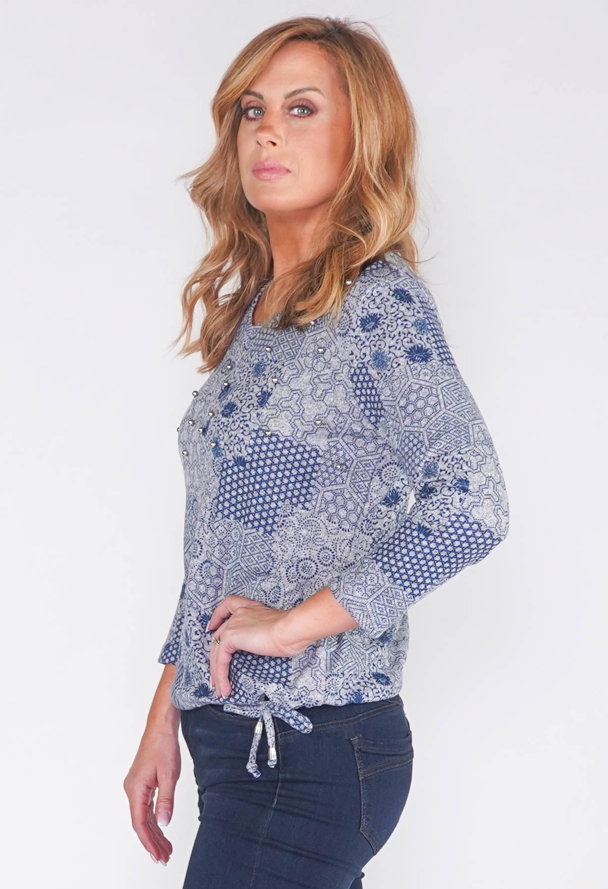 GEOMETRIC TONAL DESIGN TOP WITH SILVER PEARL DETAILS