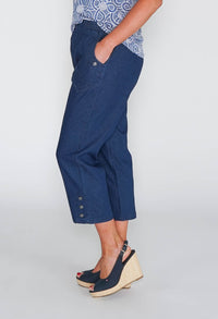 PAMELA SCOTT CAPRIS WITH ELASTICATED WAIST IN SOFT DENIM