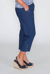 PAMELA SCOTT CAPRIS WITH ELASTICATED WAIST IN SOFT DENIM