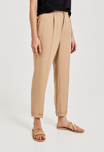 Pleated trousers Majoola