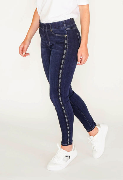 Chloe Skinny jeans in dark denim with side trim