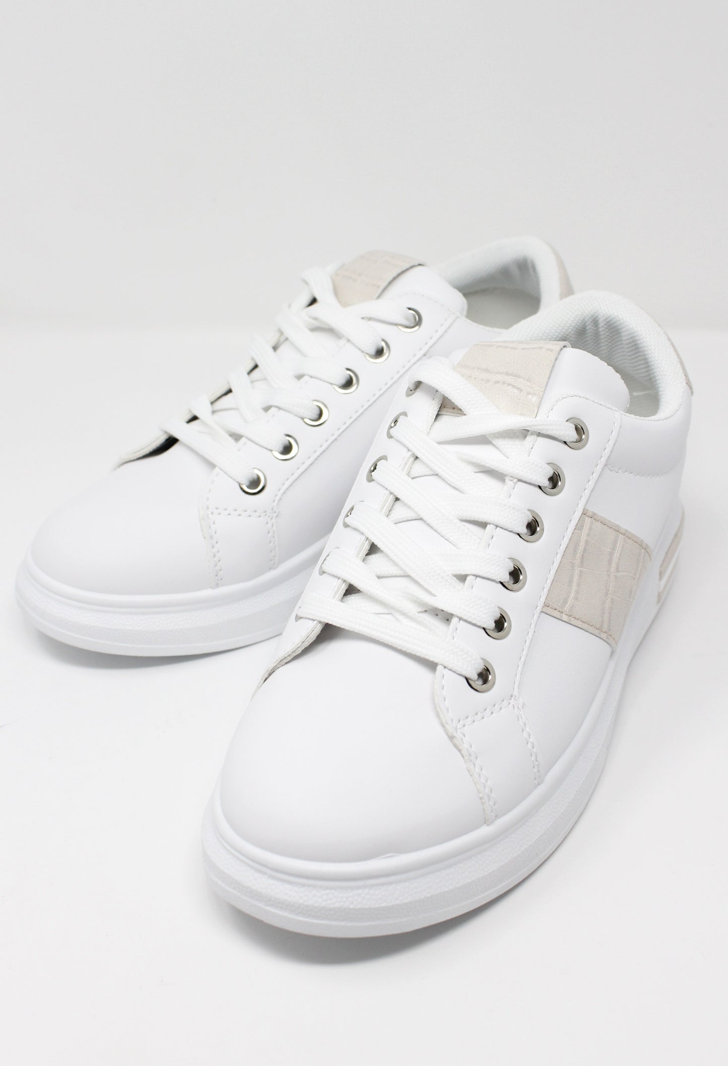 WHITE TRAINER WITH BEIGE