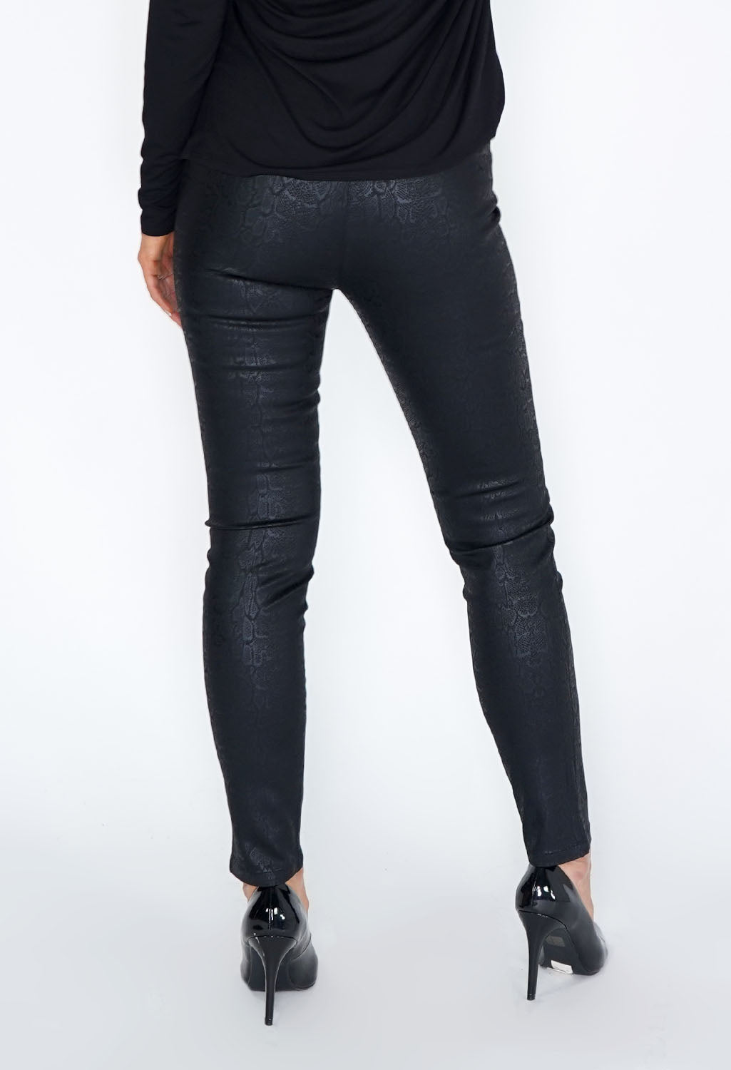 Zapara Black Snake Print Leggings