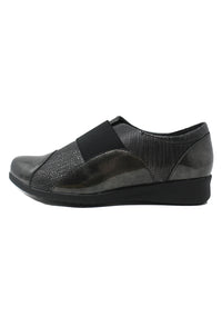 Grey Patent Pull-On Elasticated Shoe