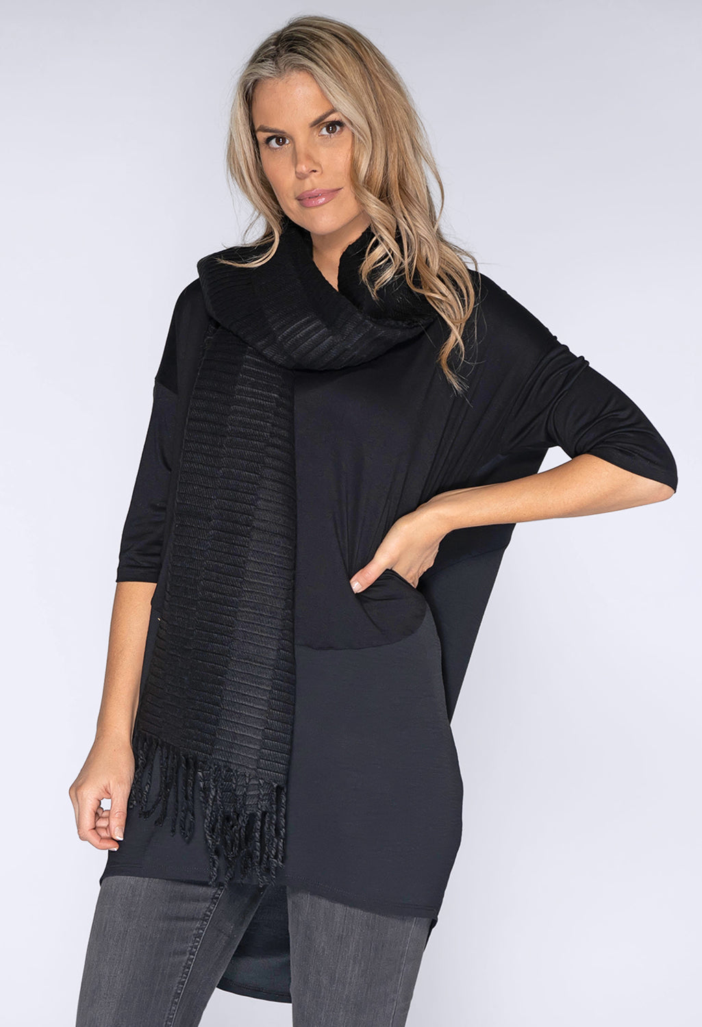 Black Ribbed Knit Scarf