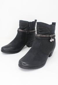 Black Block Heel Plain Front Ankle Boot-3