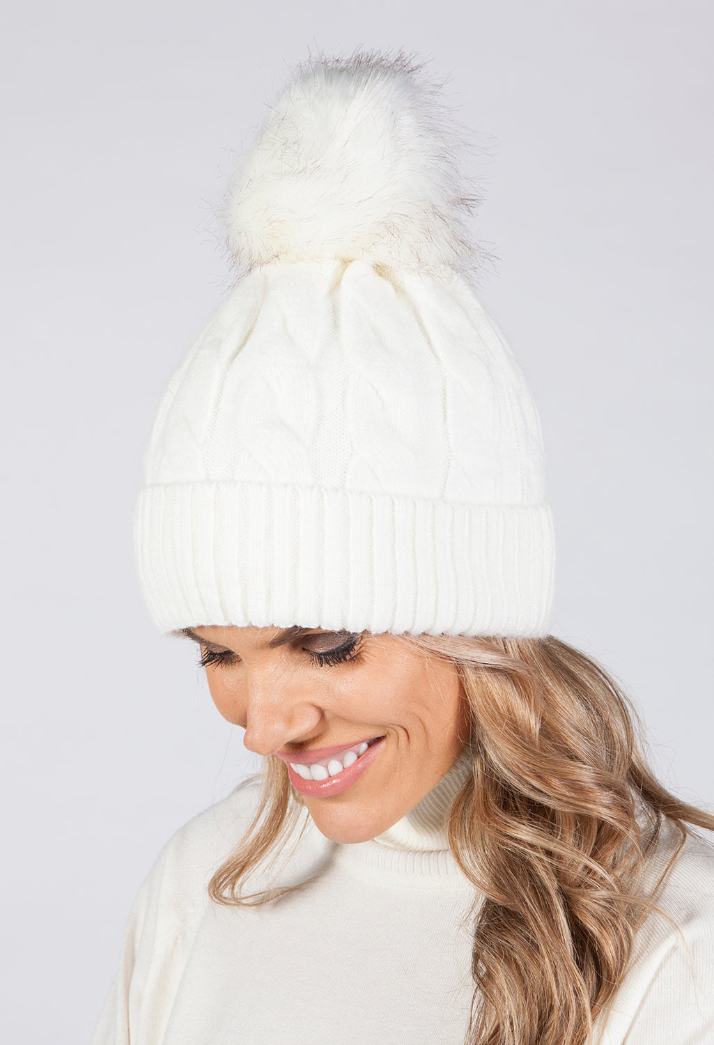 CREAM CABLE KNIT POMPOM HAT