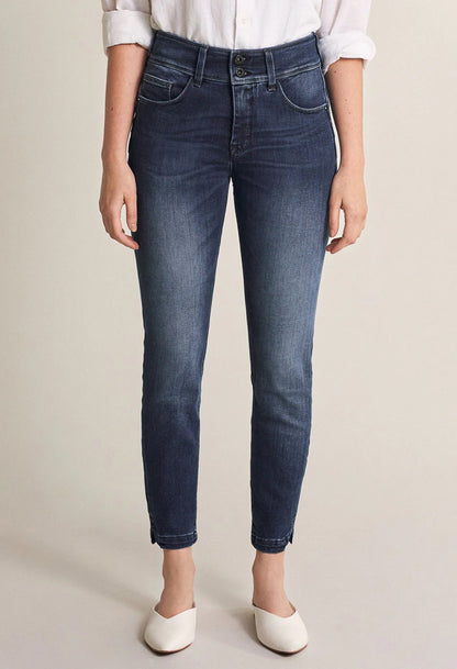 28 Leg Push In Secret Capri Jeans with Embroidered Details