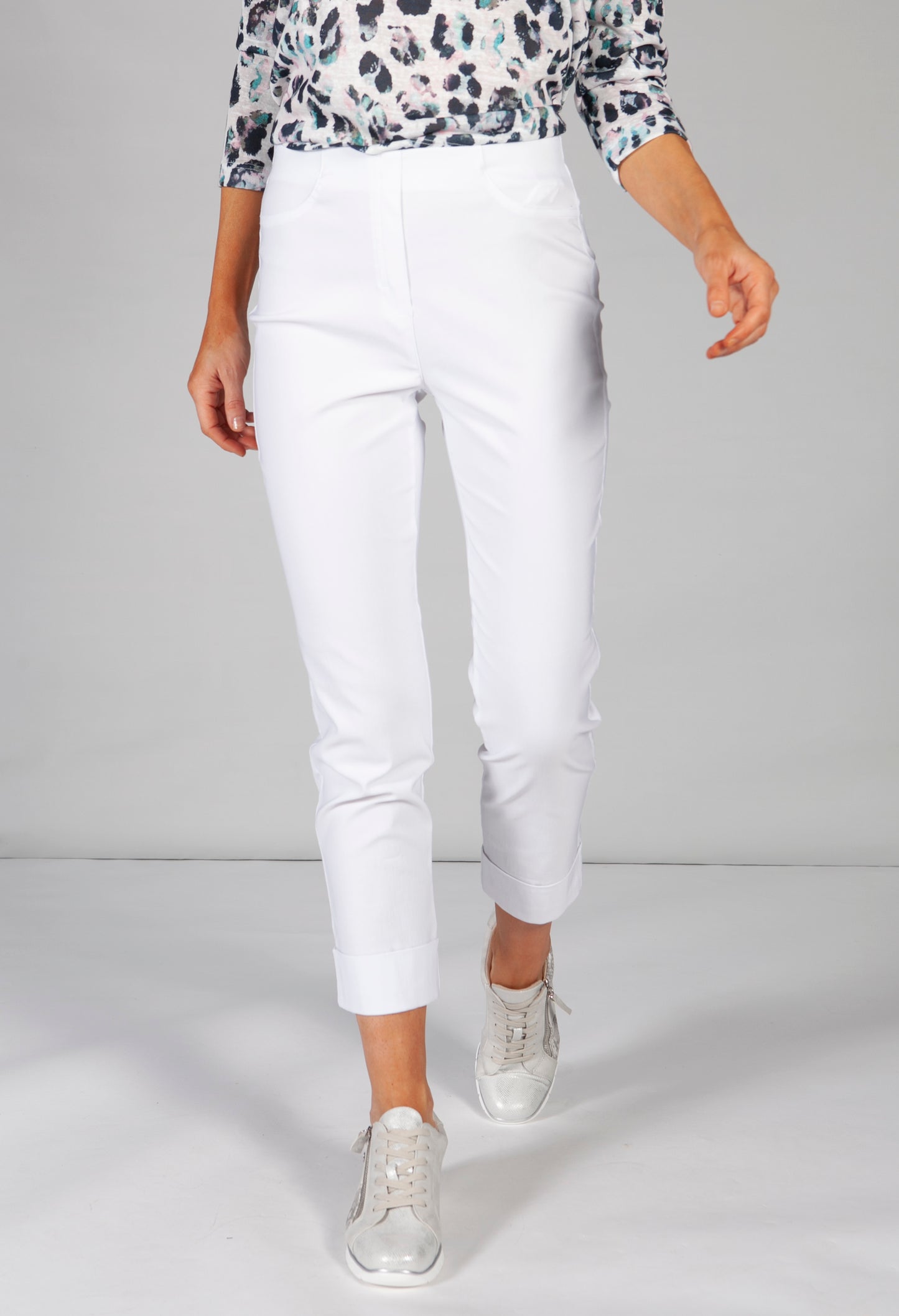 WHITE MAGIC SHAPE CAPRIS