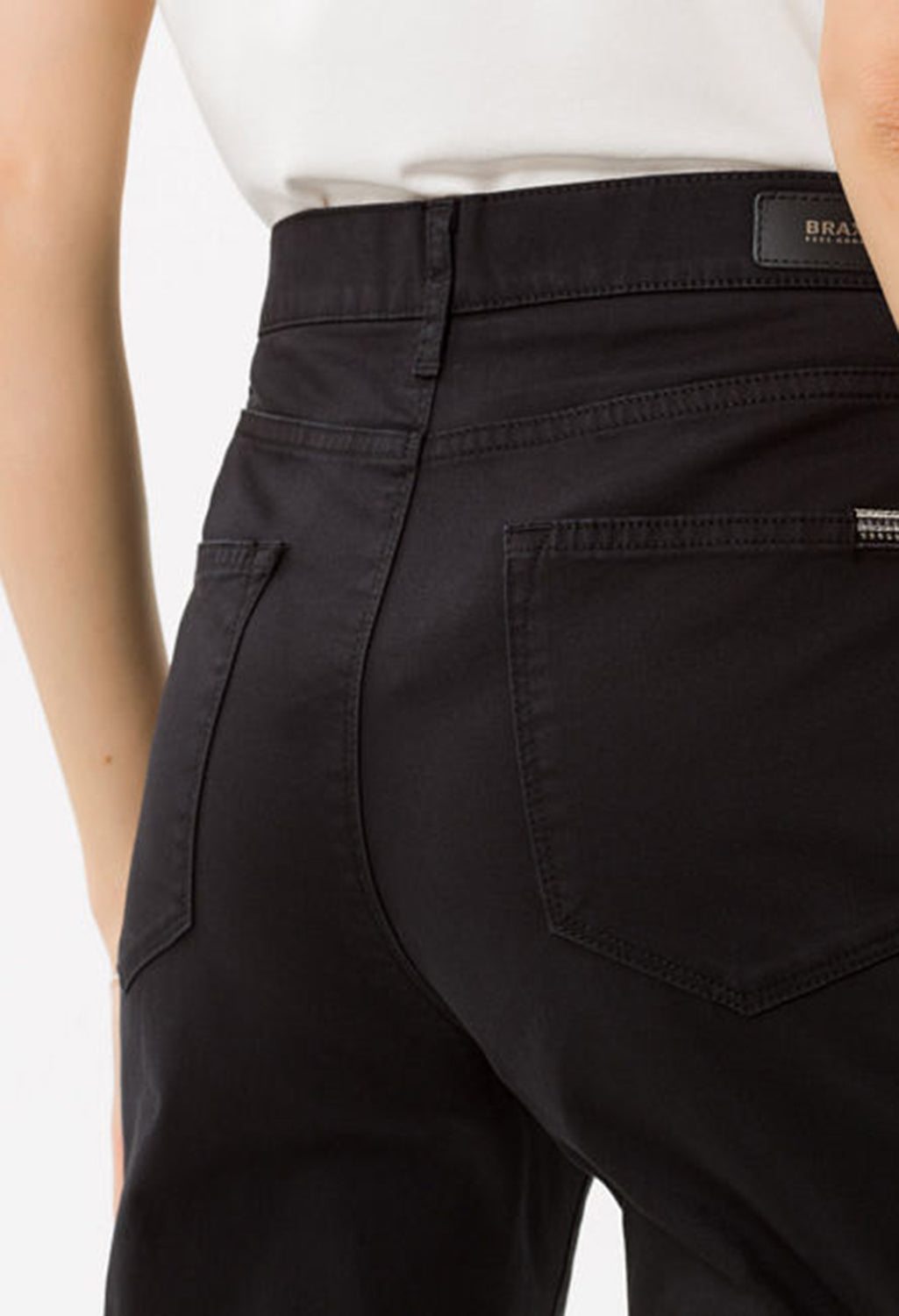 Carola Short Leg Jeans in Perma Black