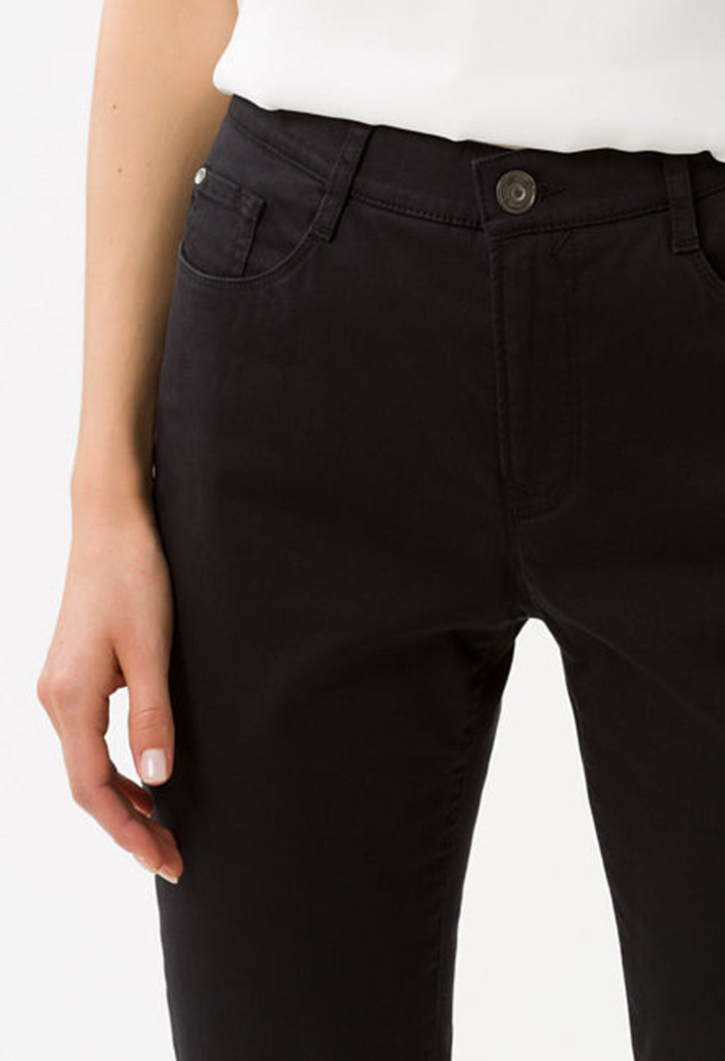 Mary Regular Leg Jeans in Perma Black