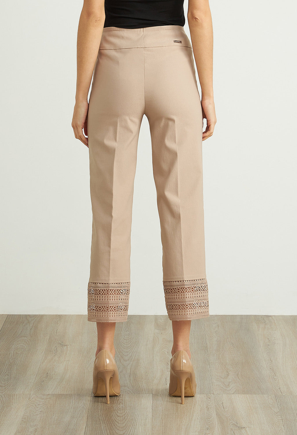 Sand Lace Trim Capris