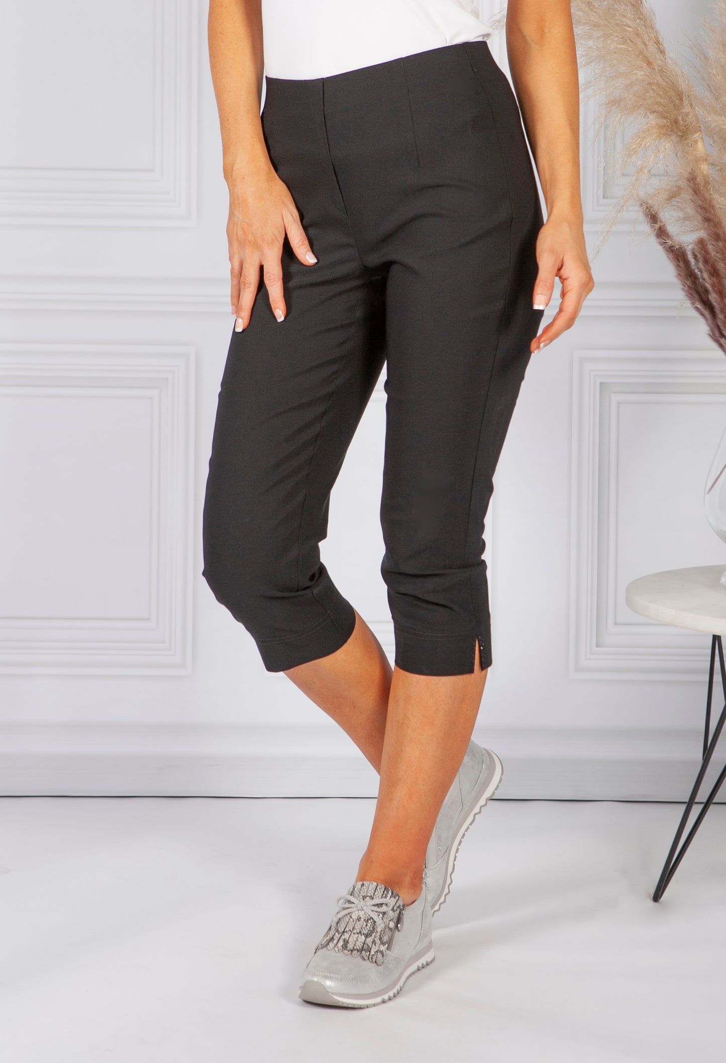 BLACK MAGIC SHAPE CAPRIS WITH DIAMANTE DETAIL