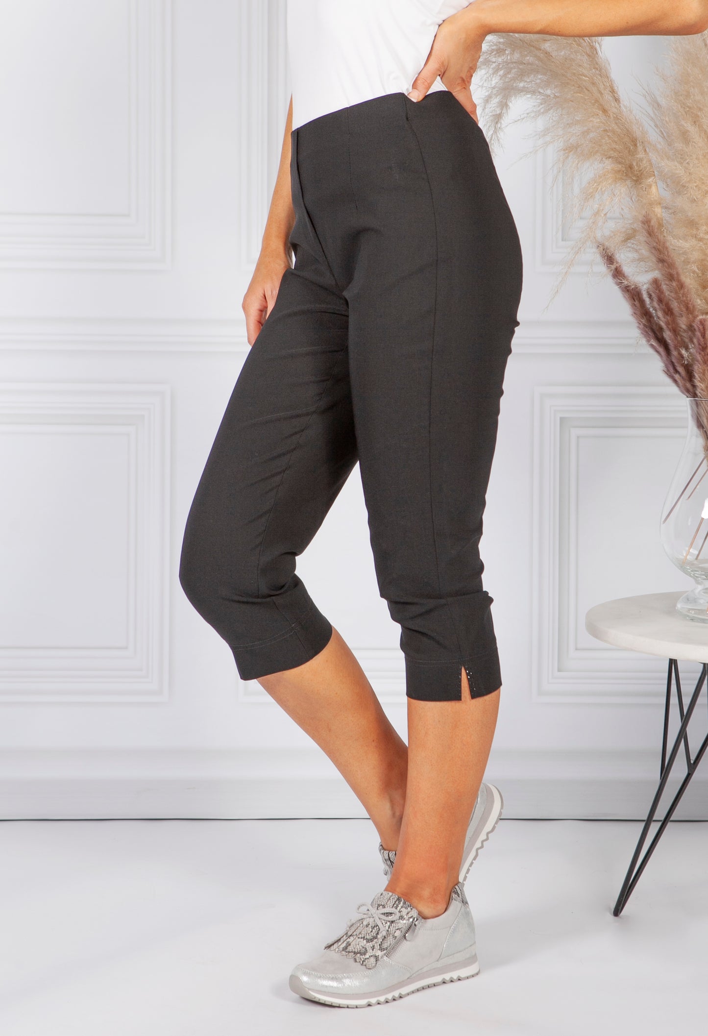 BLACK MAGIC SHAPE CAPRIS WITH DIAMANTE DETAIL