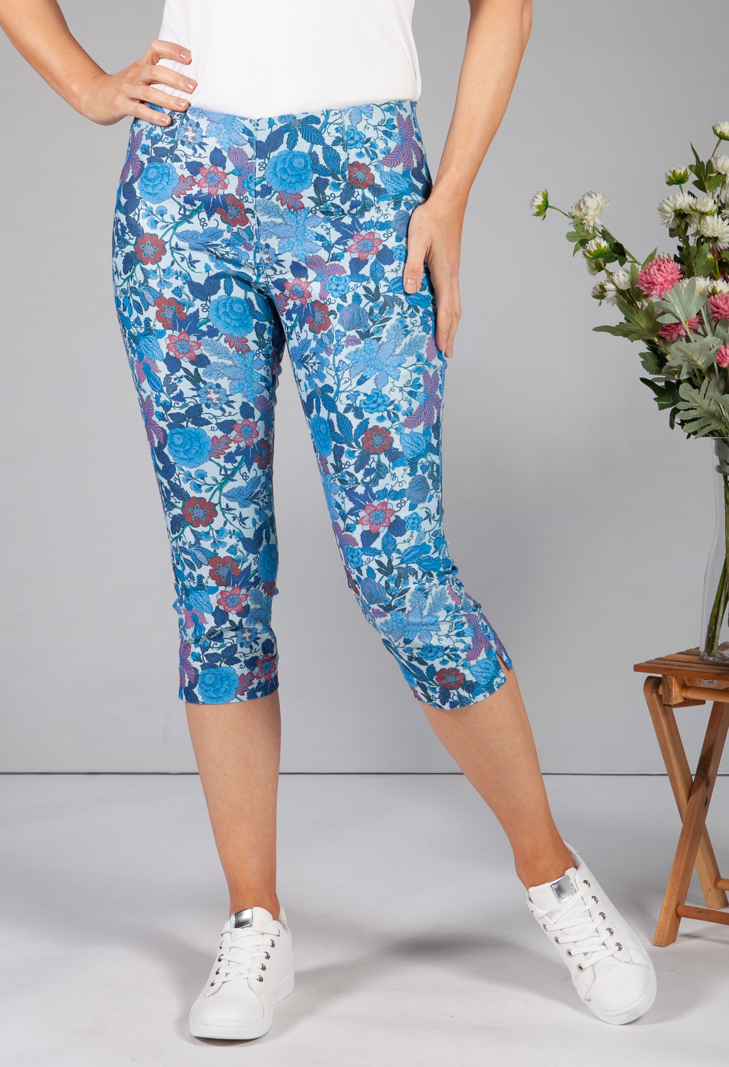 Blue Floral Print Pull Up Capris