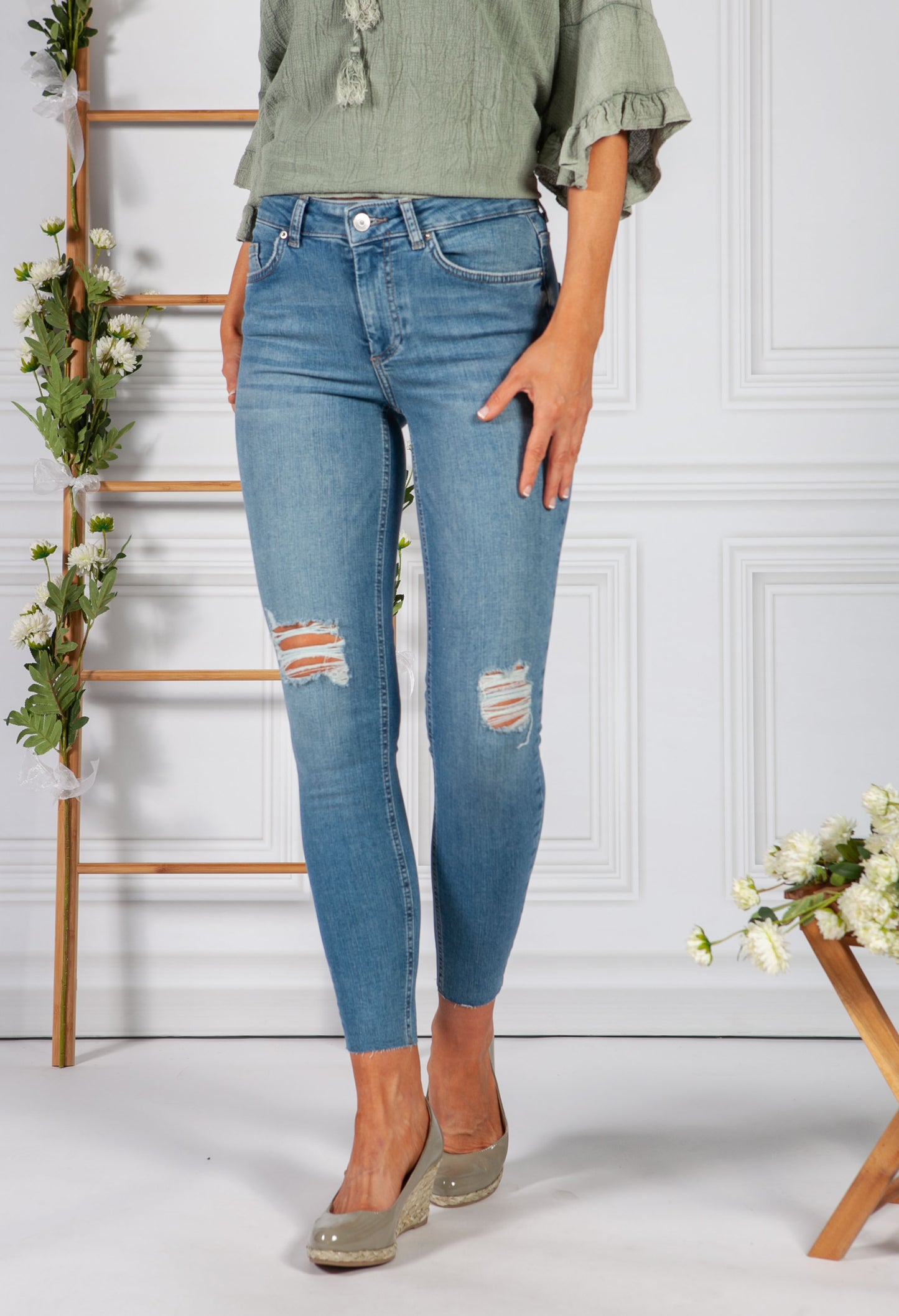 Mid Waist Skinny Jeans