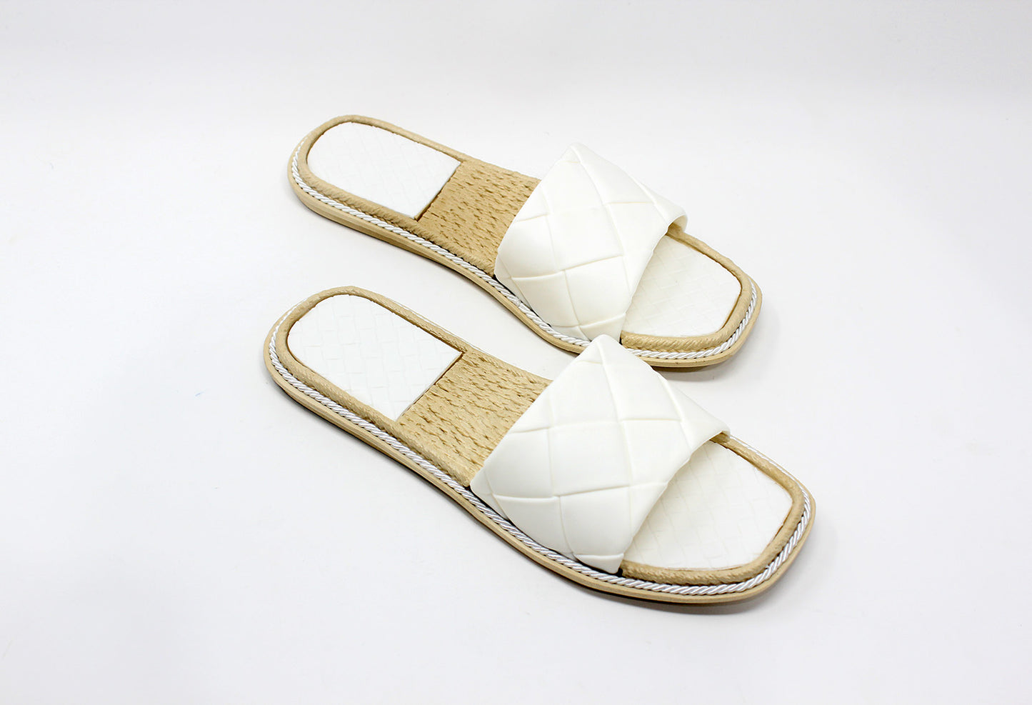 White Quilt Look Slide