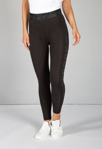 Essential 7/8 Leggings in Black