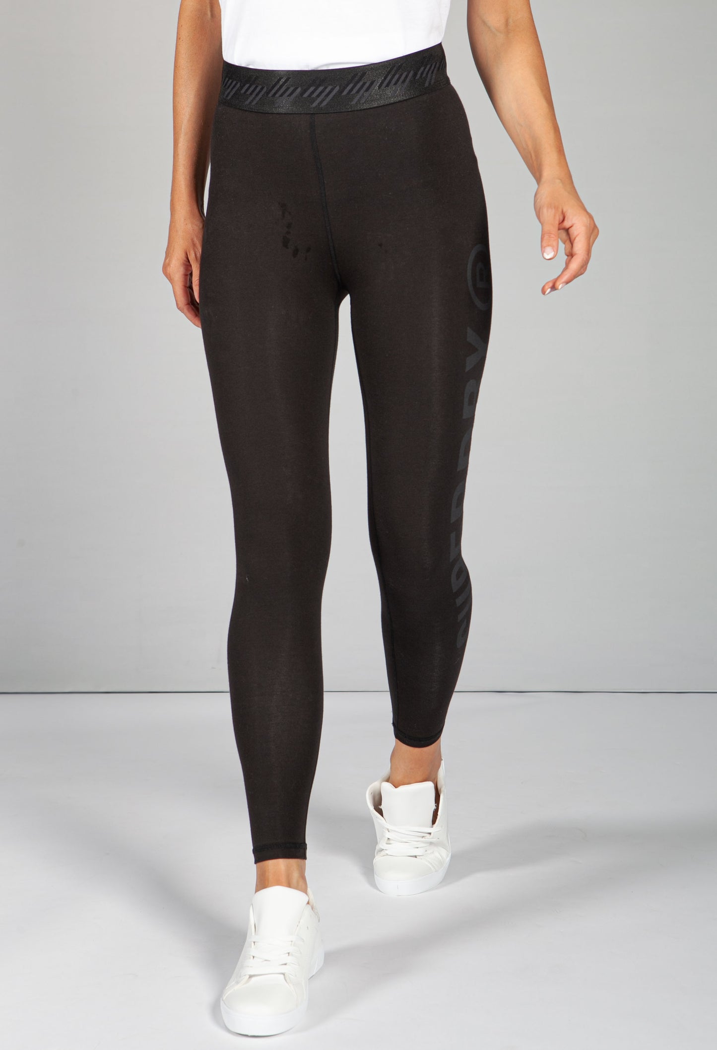 Essential 7/8 Leggings in Black