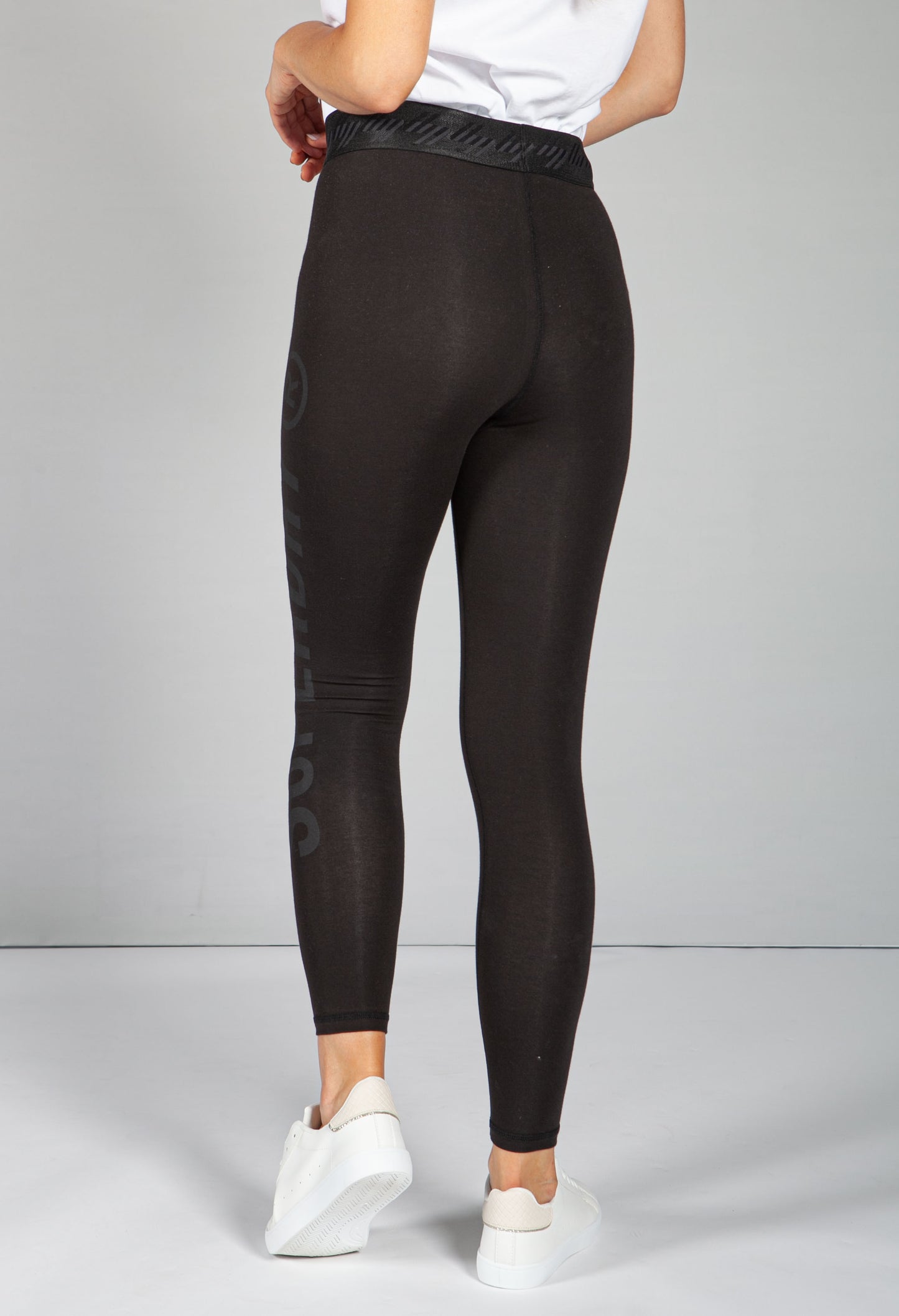 Essential 7/8 Leggings in Black