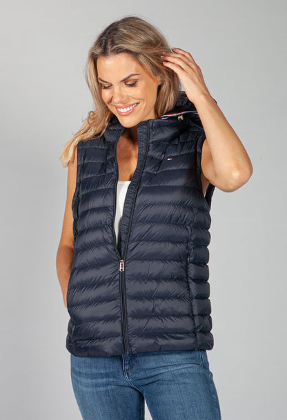 ESSENTIAL LIGHTWEIGHT DOWN VEST IN DESERT SKY