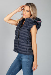 ESSENTIAL LIGHTWEIGHT DOWN VEST IN DESERT SKY