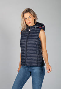 ESSENTIAL LIGHTWEIGHT DOWN VEST IN DESERT SKY