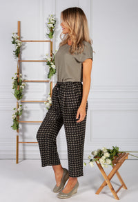 Trousers with print Mahola abstract in Soft Green