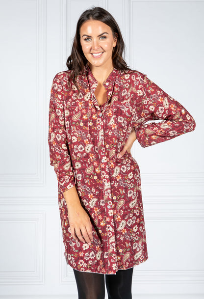 PAMELA SCOTT PAISLEY PRINT SHIRT DRESS IN WINE