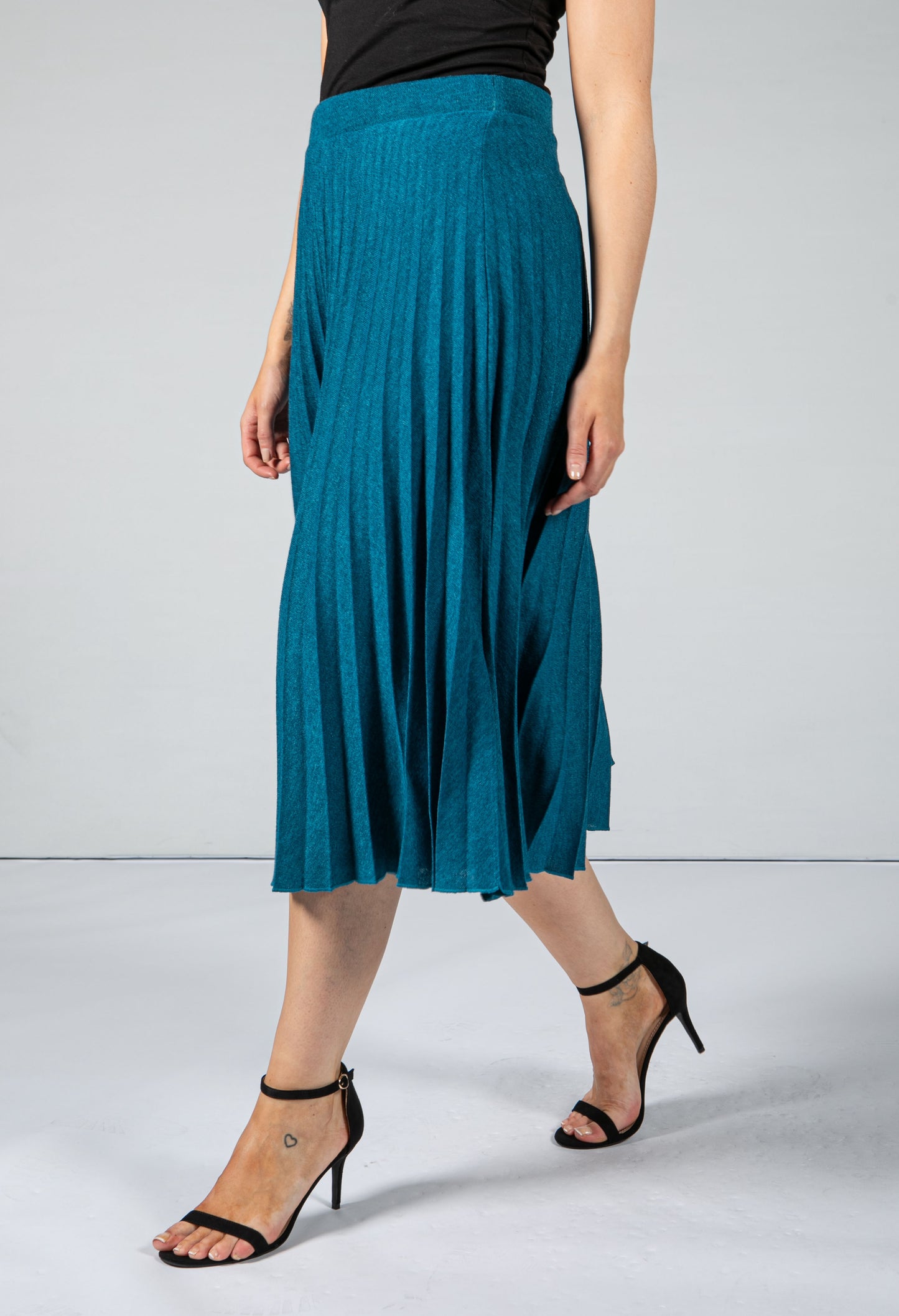 Long Pleated Skirt in Teal