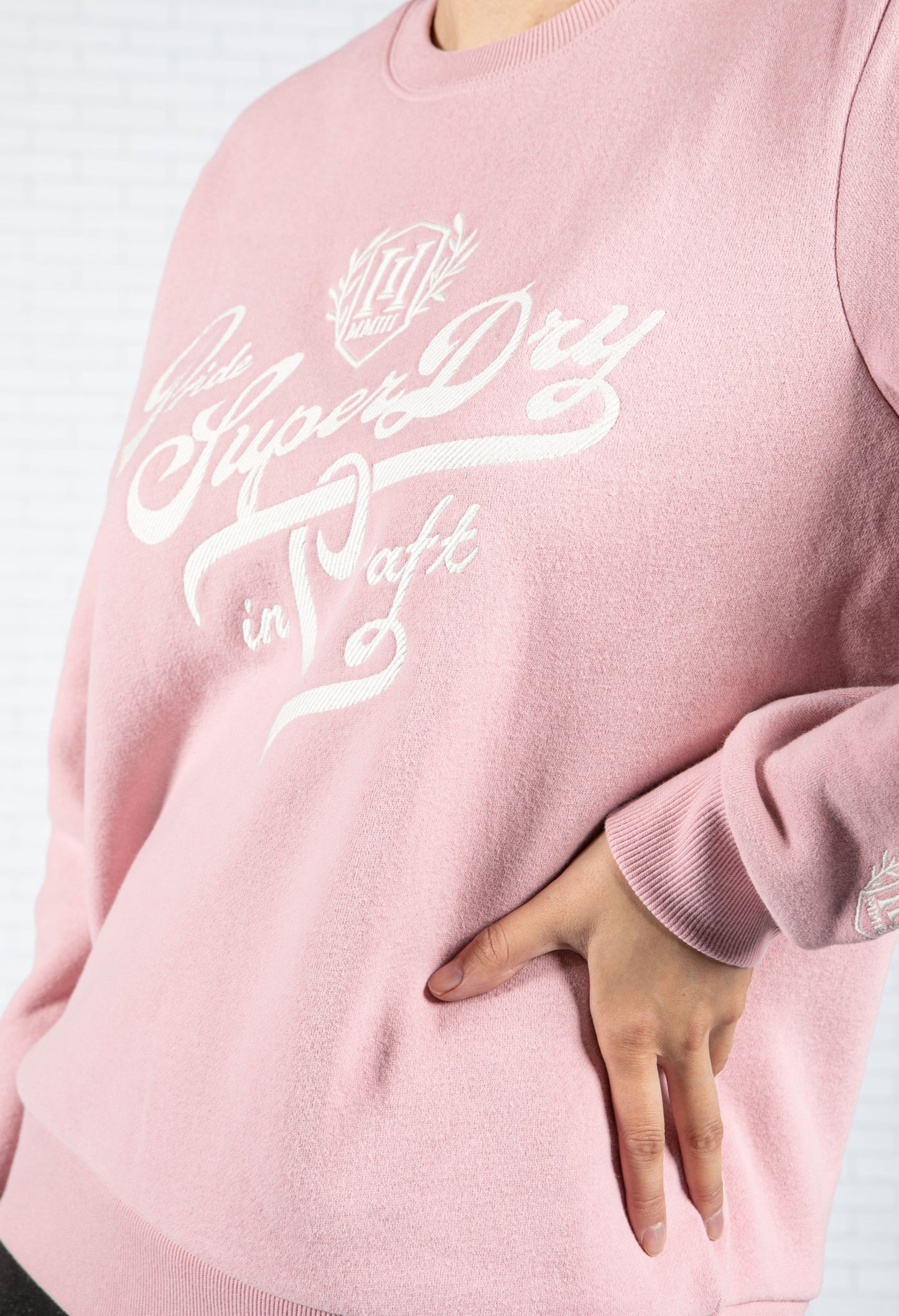 Crew Neck Graphic Sweatshirt in Rose