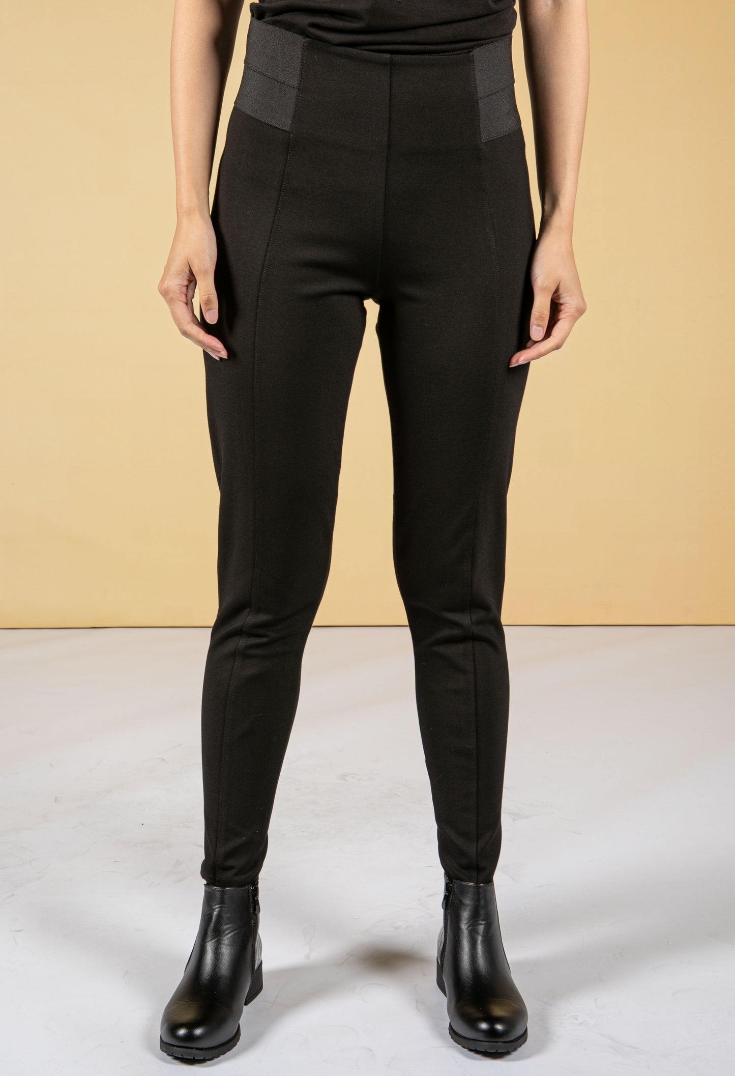 Stitch Front Seam Leggings in Black