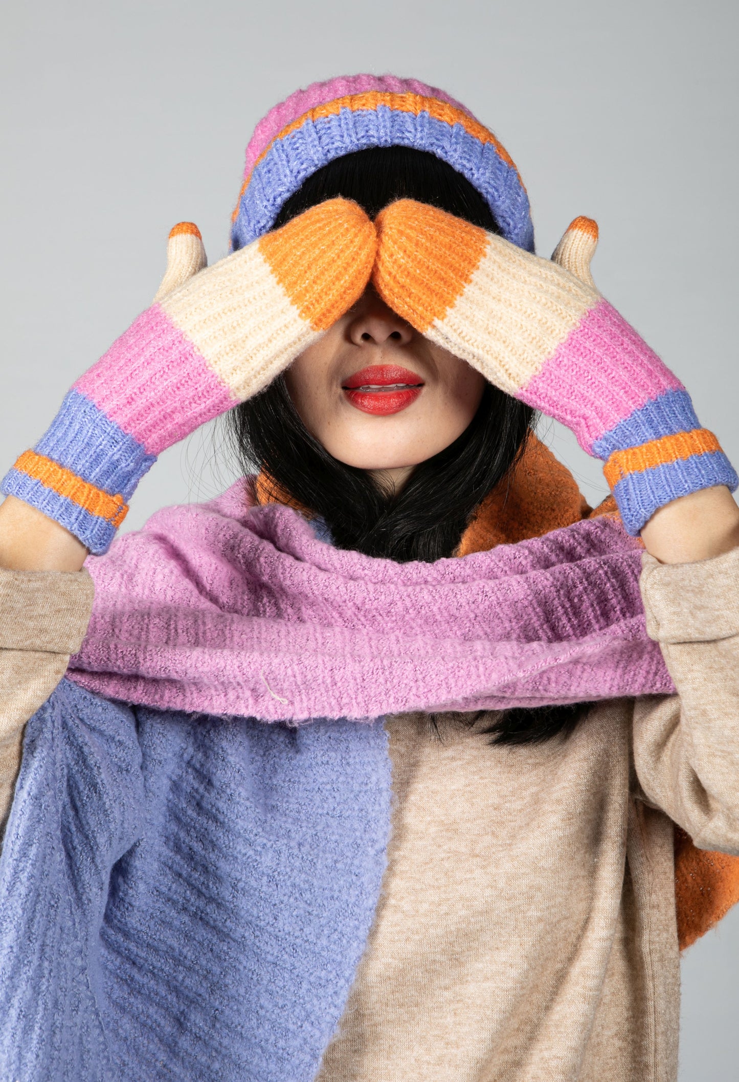 Colour Block Mittens in Lilac