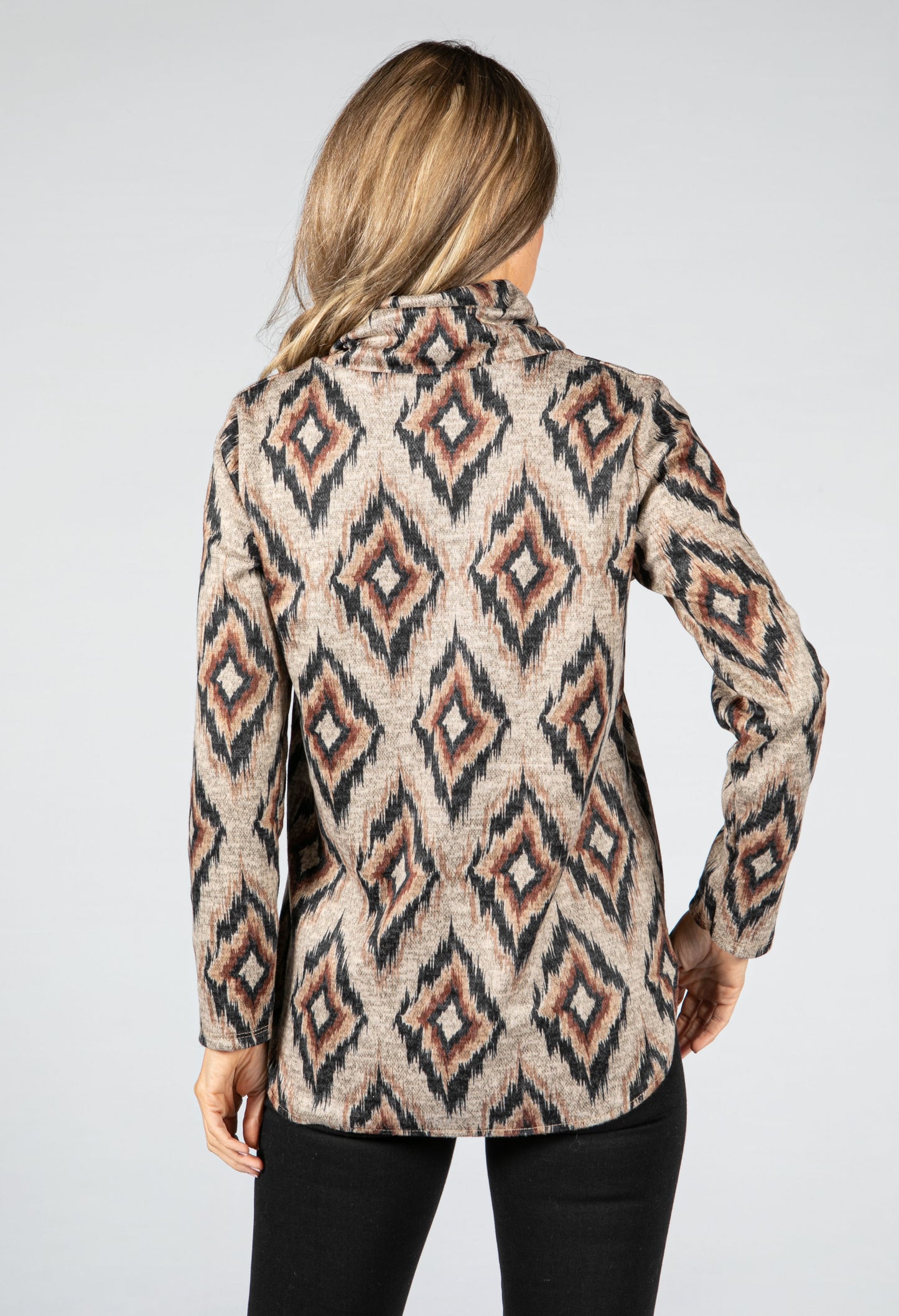 Soft Feel Diamond Print Pullover in Brown