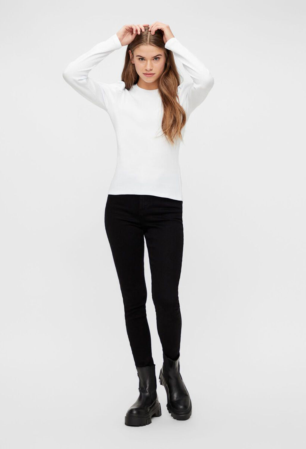 LONG PUFF SLEEVE RIBBED TOP IN WHITE