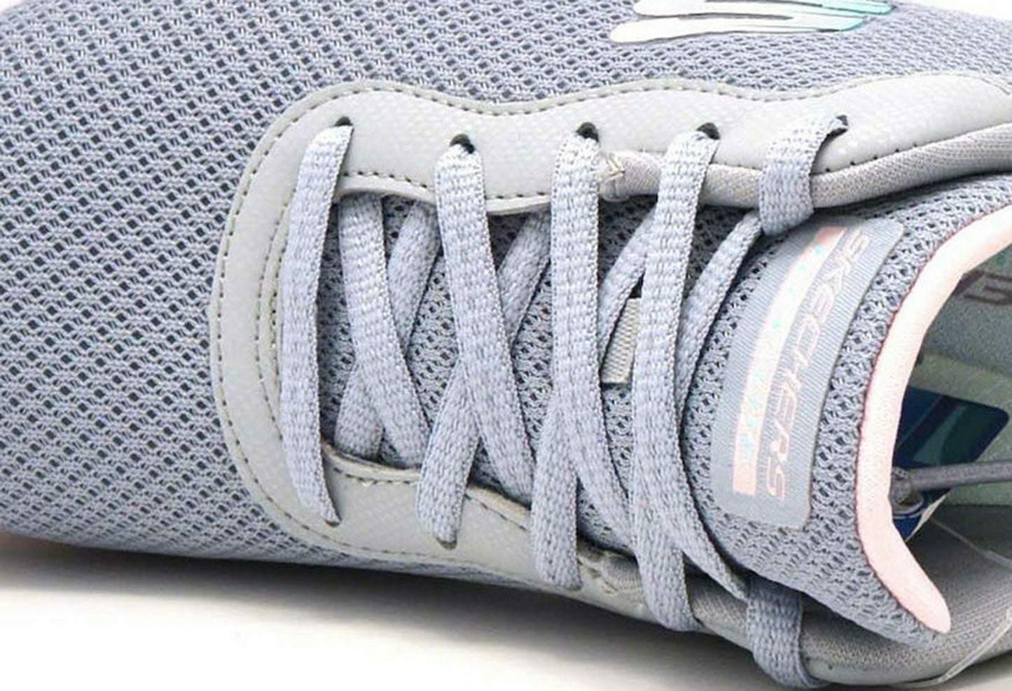 Sporty lace-up sneaker in Grey