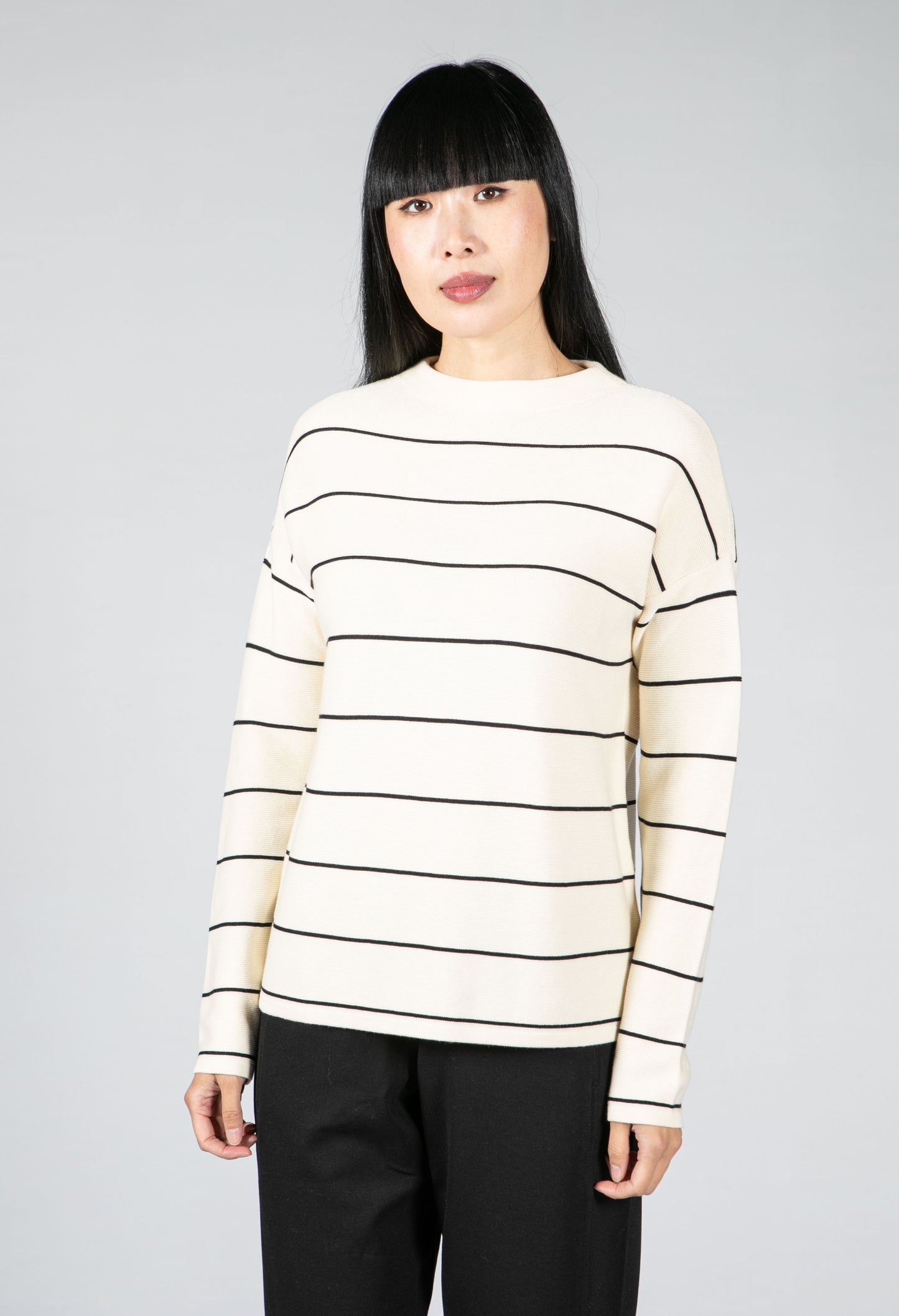 FINE STRIPES SWEATER IN OATMILK