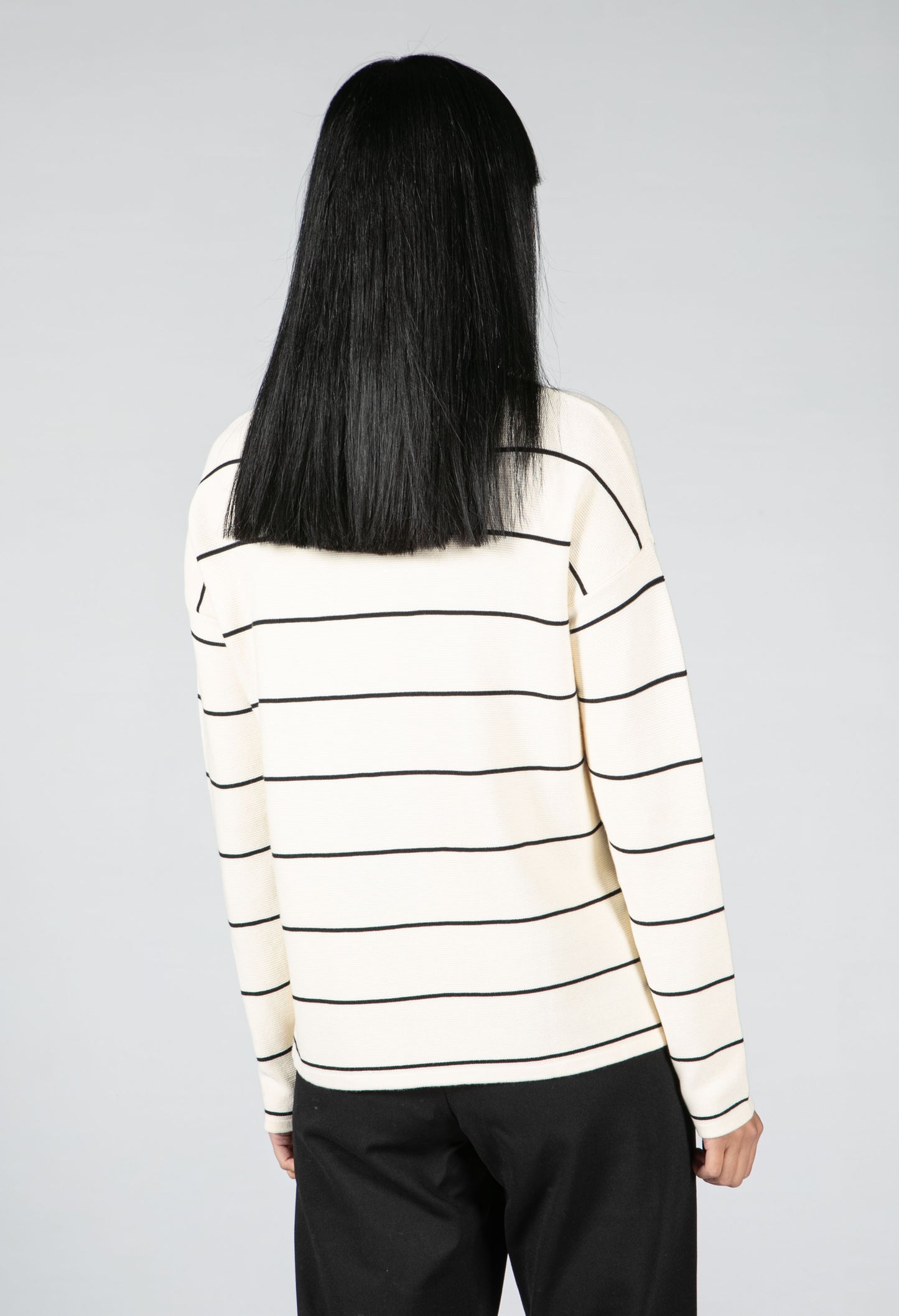 FINE STRIPES SWEATER IN OATMILK