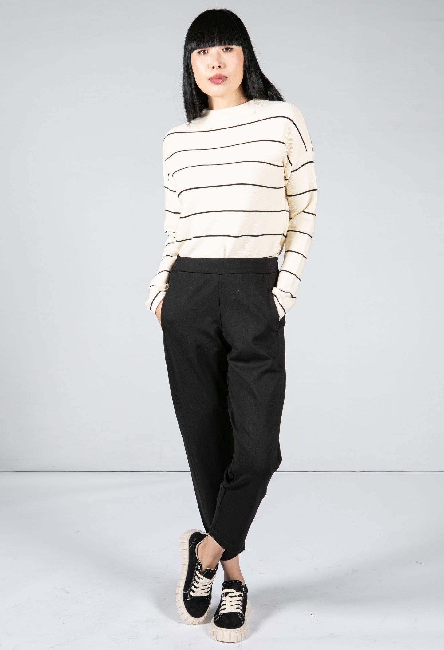 FINE STRIPES SWEATER IN OATMILK