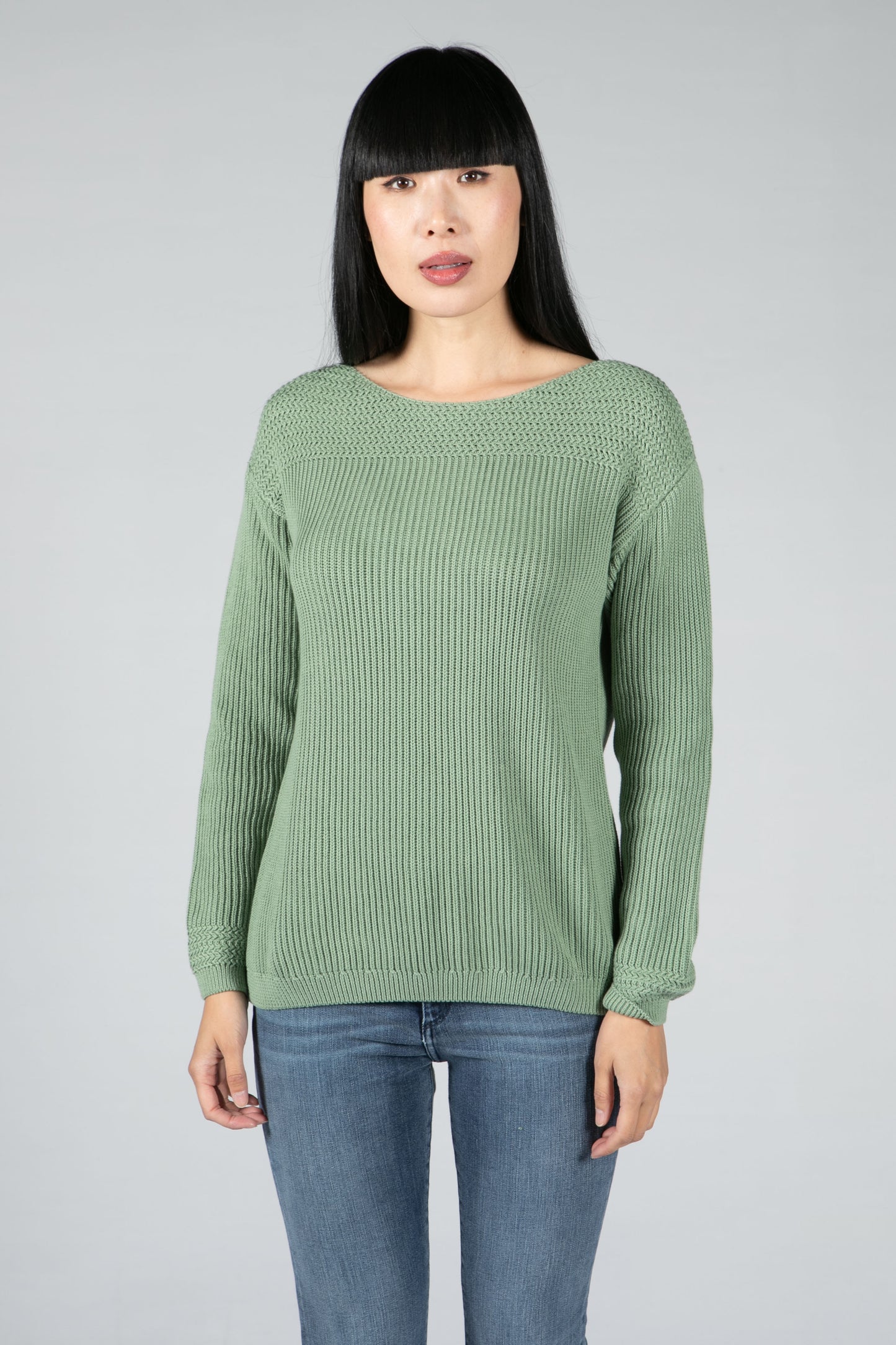 SWEATER IN SAGE GREEN