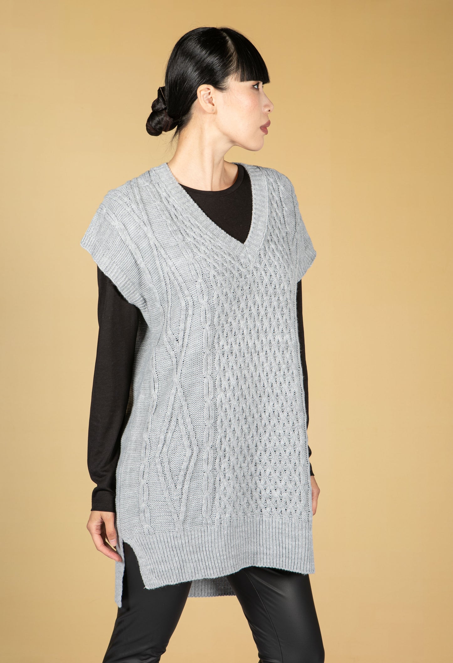 Oversized Cable Knit Sweater Vest in Cool Grey