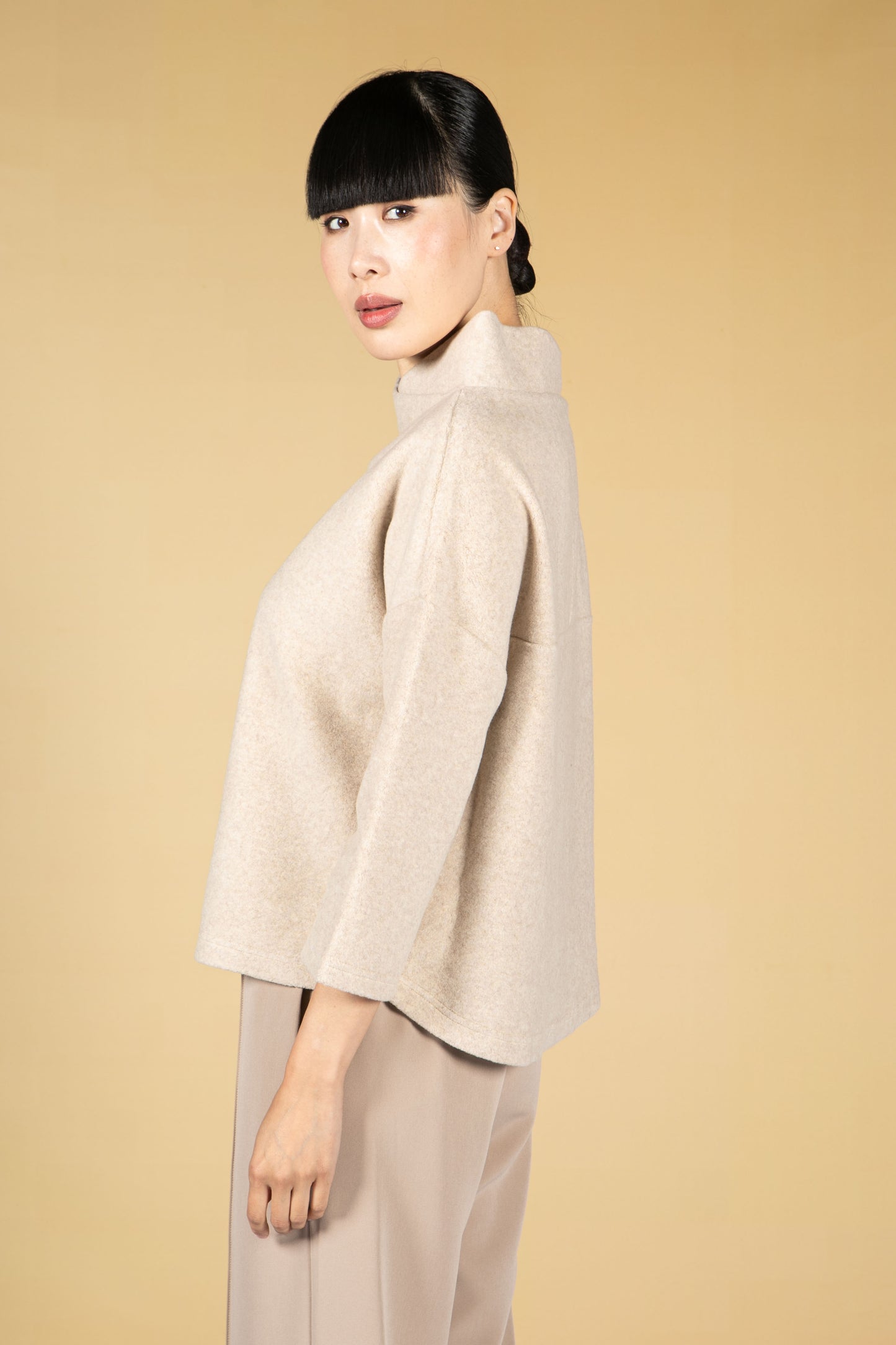 Genoveva Cotton Jumper in Macadamia