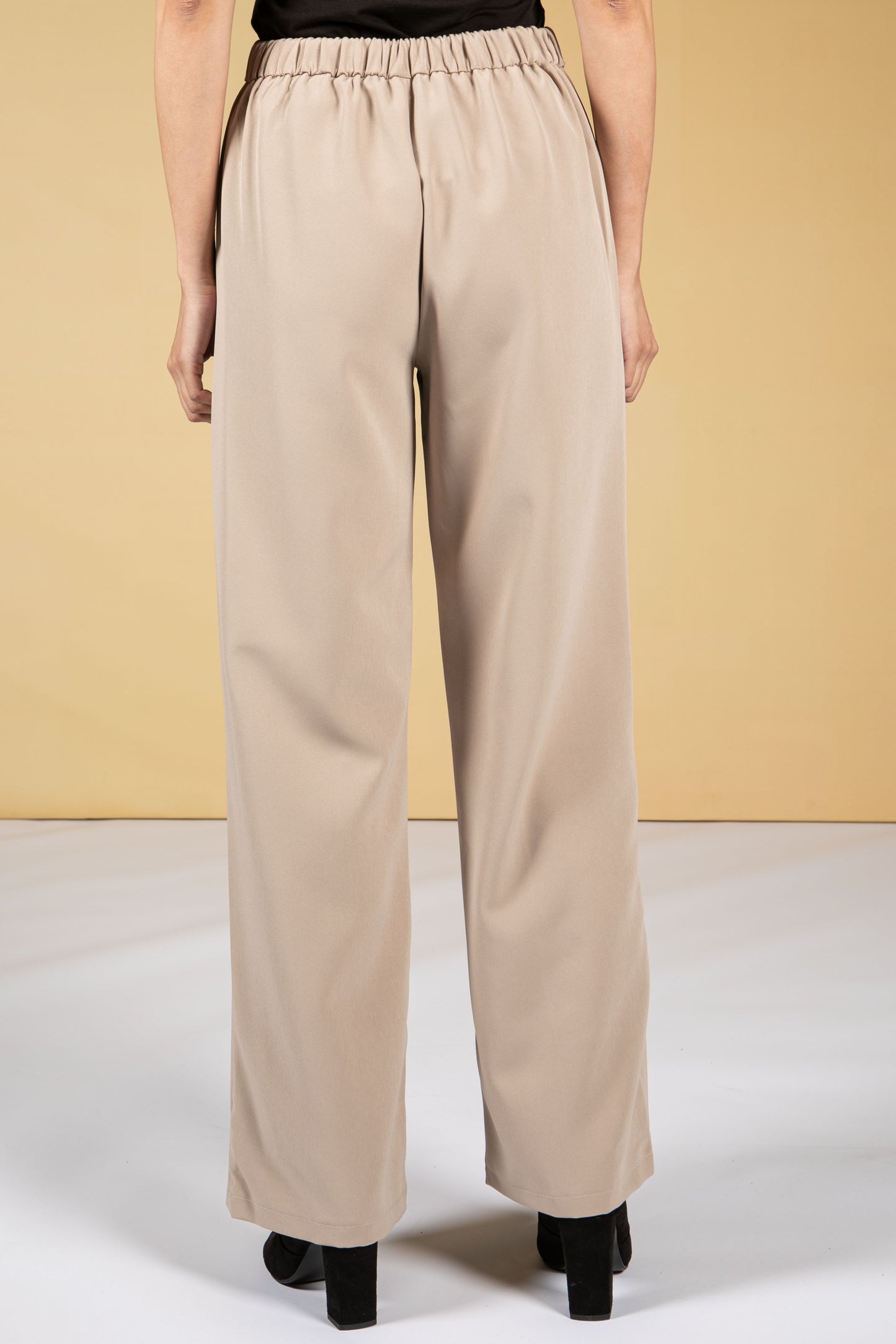 Straight Cut Trousers in Cashew