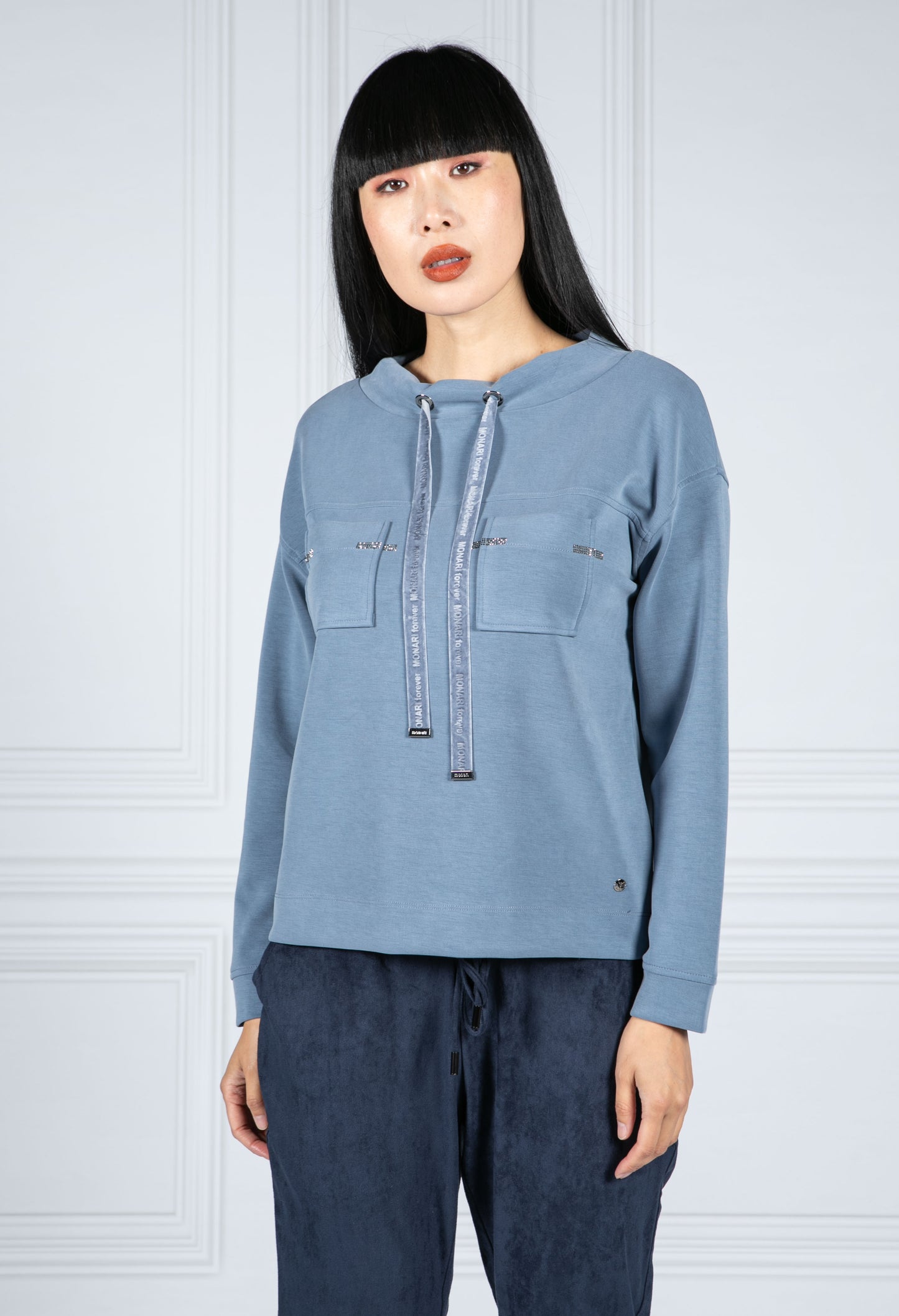 Sweatshirt with Patch Pockets in Cornflower Blue