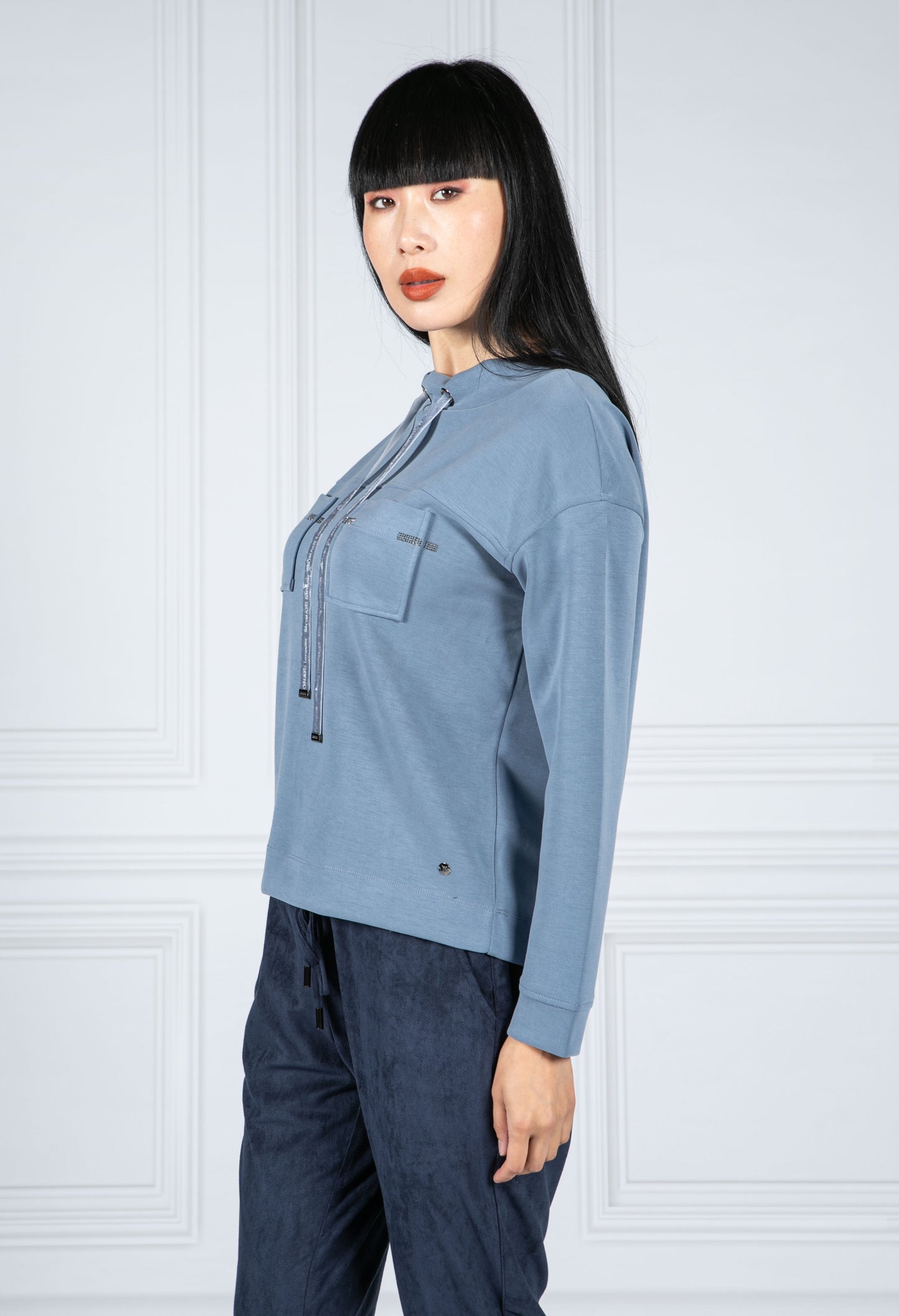 Sweatshirt with Patch Pockets in Cornflower Blue